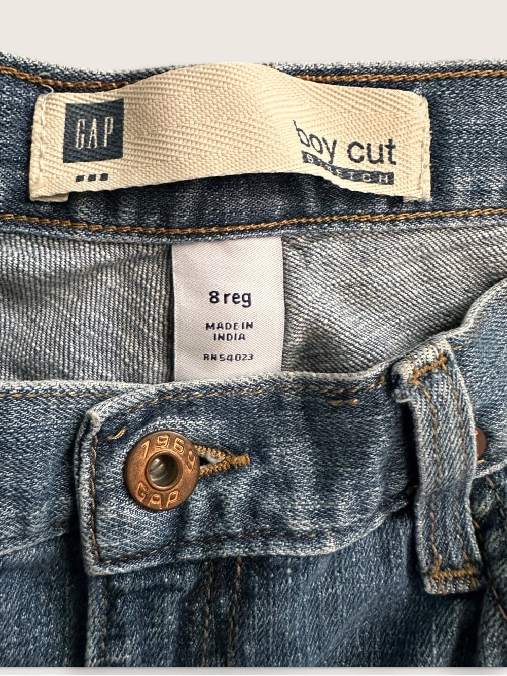 GAP Bootcut Stretch Distressed Jeans Light Wash Size 8 Regular - Picture 5 of 6
